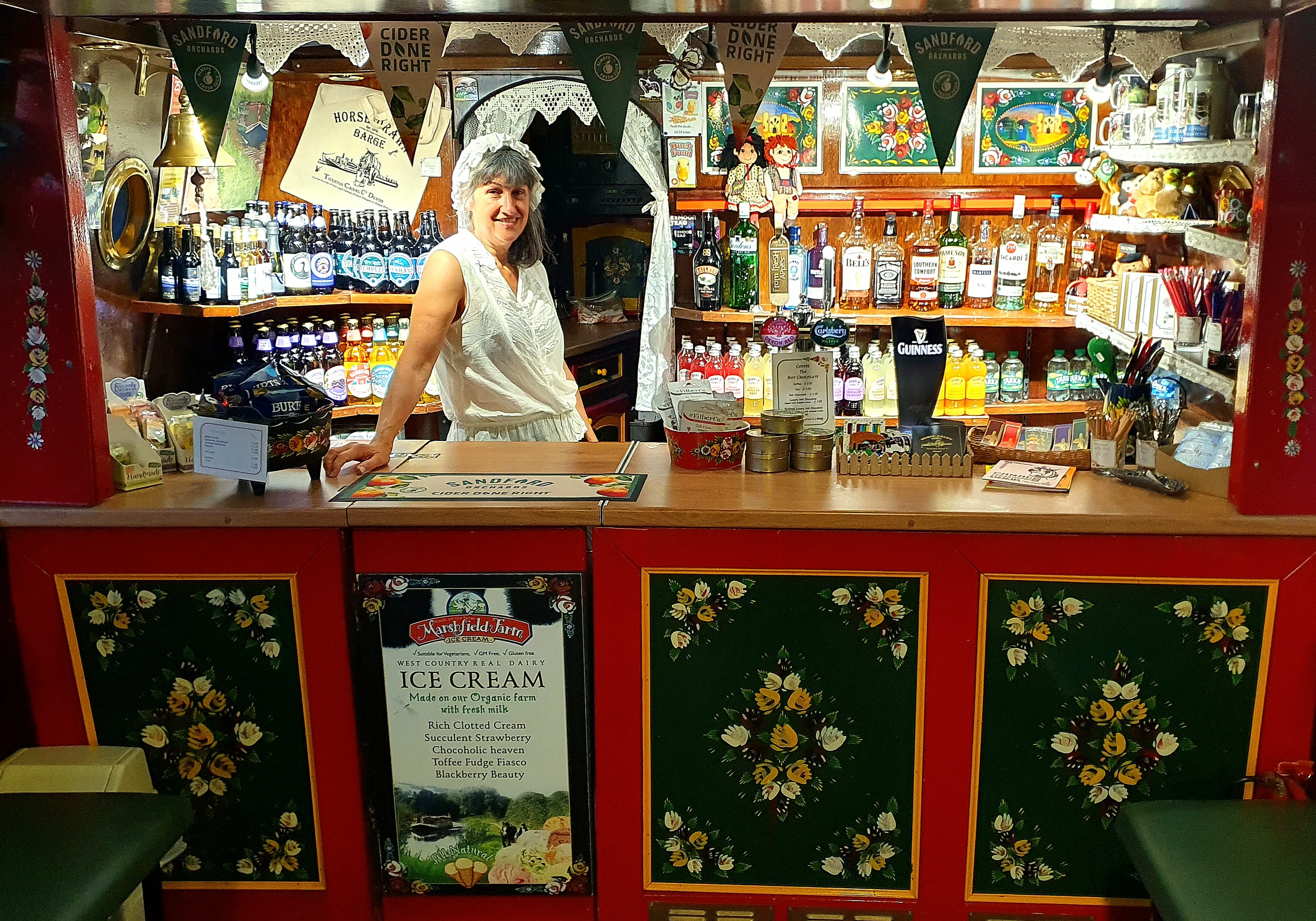 Picture of the Bar/Shop on the horse-drawn barge - Tivertonian